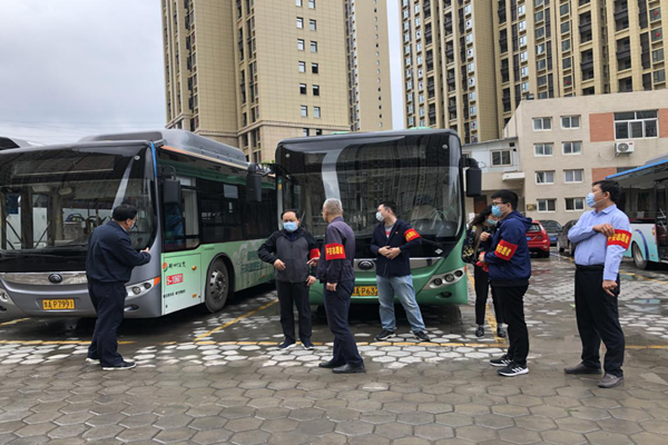 中共鄭州赫喆文化傳播有限公司黨支部開展“疫情防控常態(tài)化，為公共交通助力”志愿服務(wù)實(shí)踐活動(dòng)